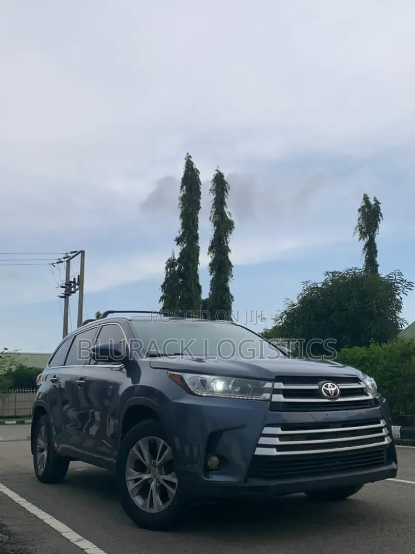 Toyota Highlander XLE 4x4 V6 (3.5L 6cyl 8A) 2017 Blue