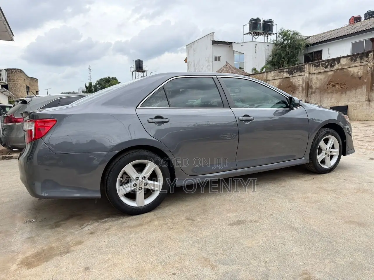 Toyota Camry SE 4dr Sedan (2.5L 4cyl 6A) 2013 Gray