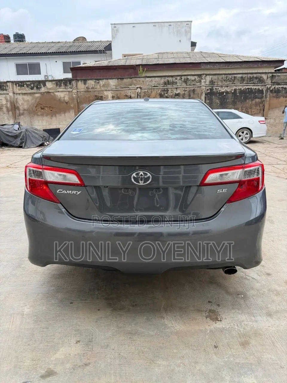 Toyota Camry SE 4dr Sedan (2.5L 4cyl 6A) 2013 Gray