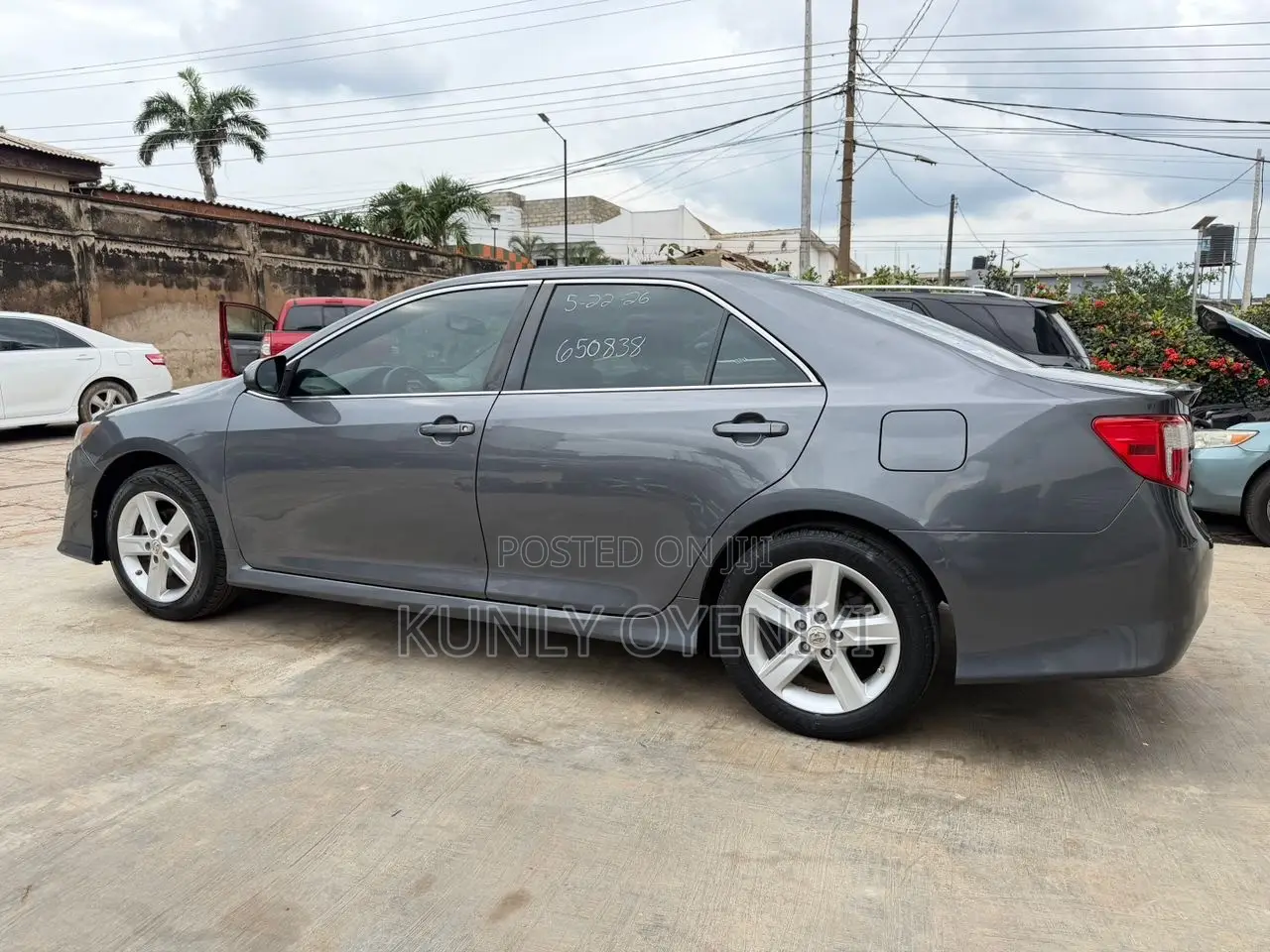 Toyota Camry SE 4dr Sedan (2.5L 4cyl 6A) 2013 Gray