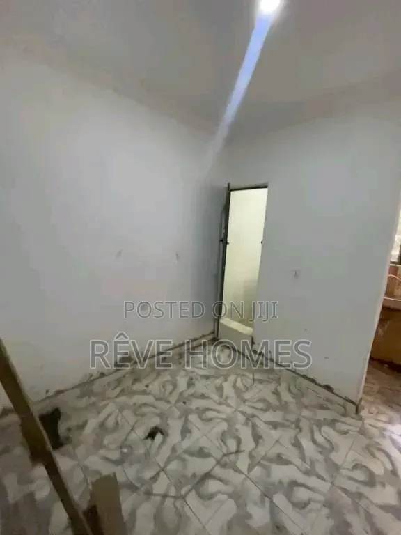 1bdrm Shared Apartment in Shomolu / Shomolu for rent