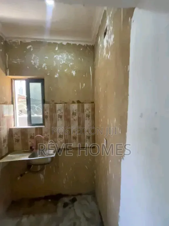 1bdrm Shared Apartment in Shomolu / Shomolu for rent
