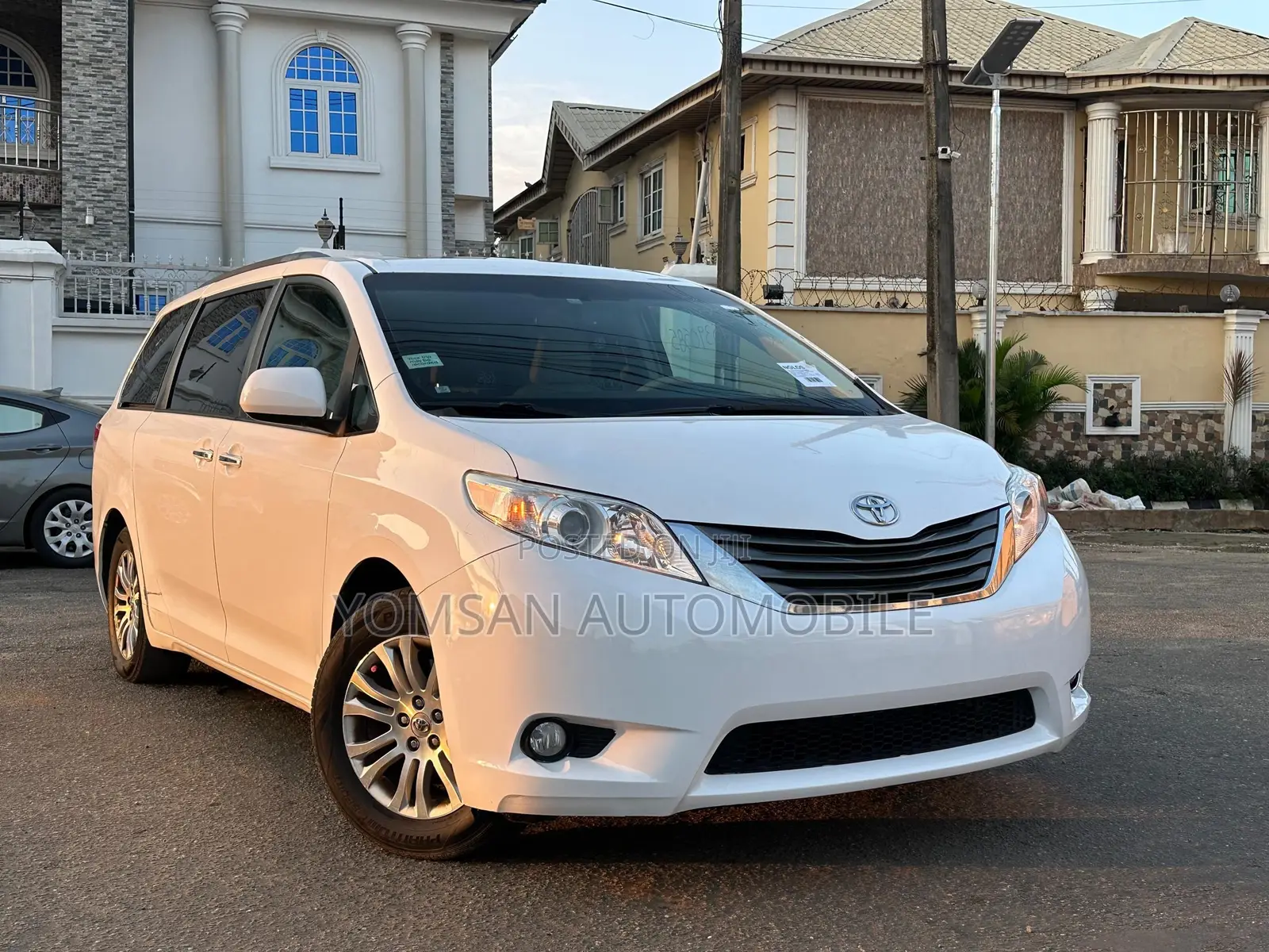 Toyota Sienna XLE 7 Passenger Mobility 2012 White