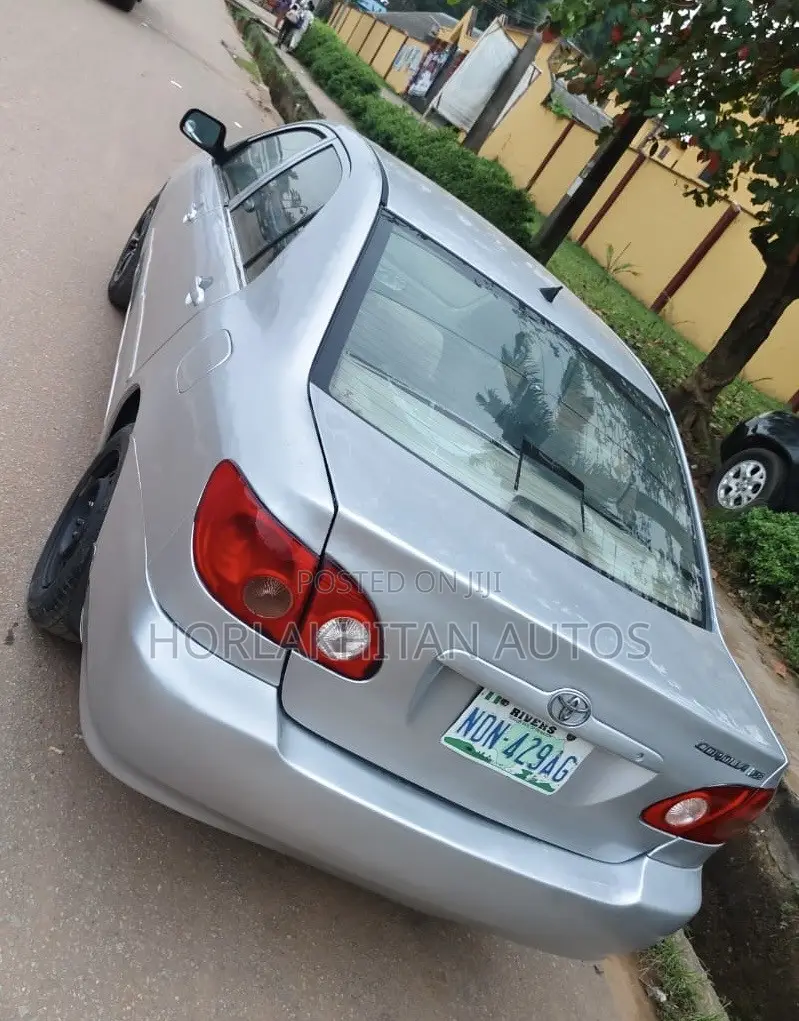 Toyota Corolla LE 2004 Silver