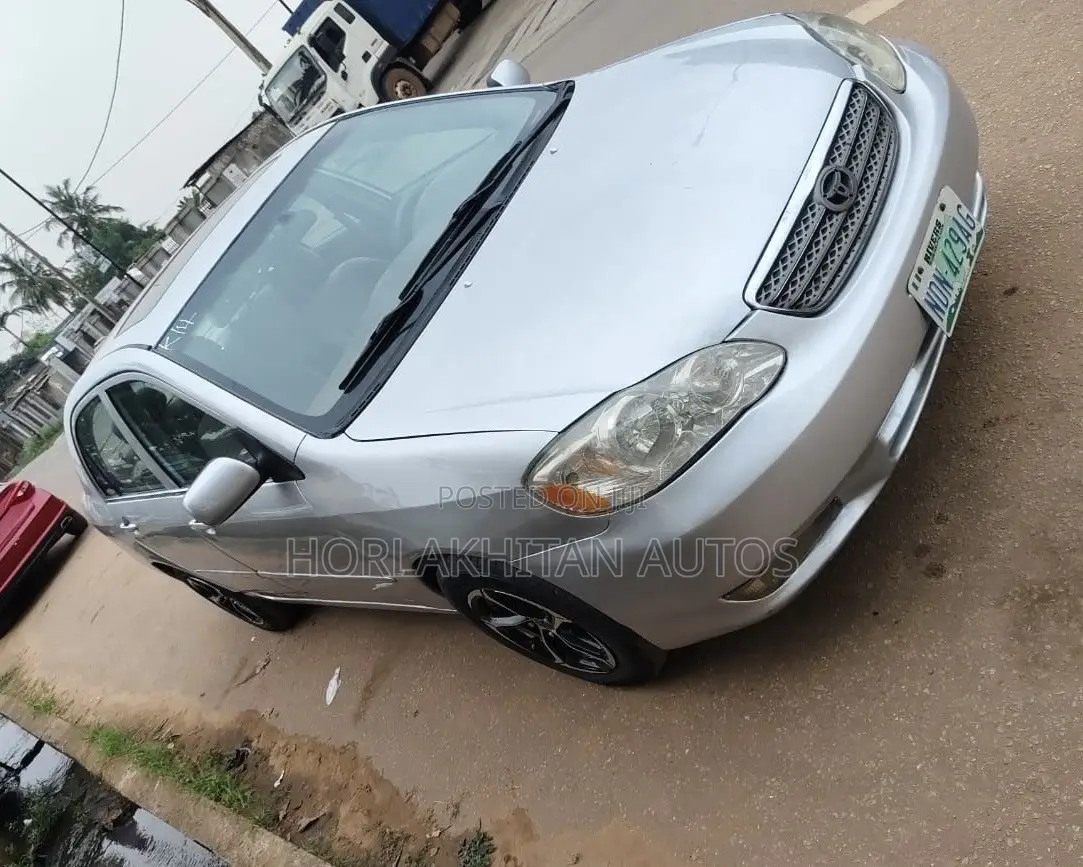 Toyota Corolla LE 2004 Silver