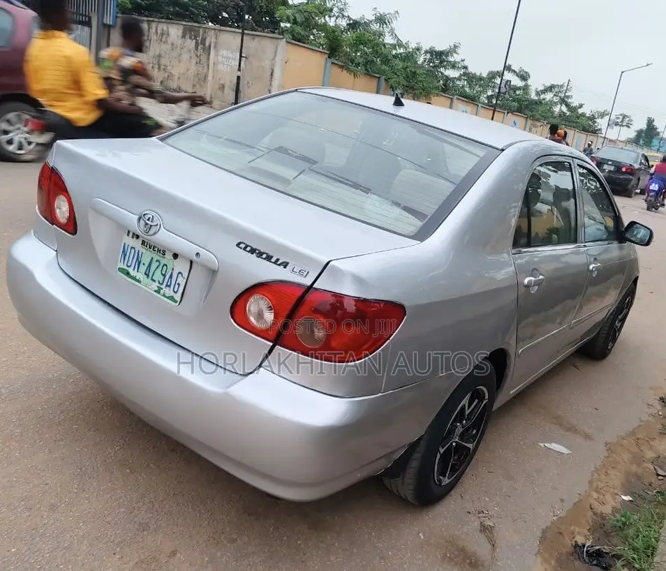 Toyota Corolla LE 2004 Silver