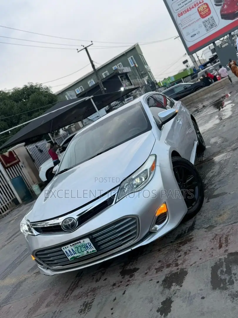 Toyota Avalon XLE 4dr Sedan (3.5L 6cyl 6A) 2014 Silver