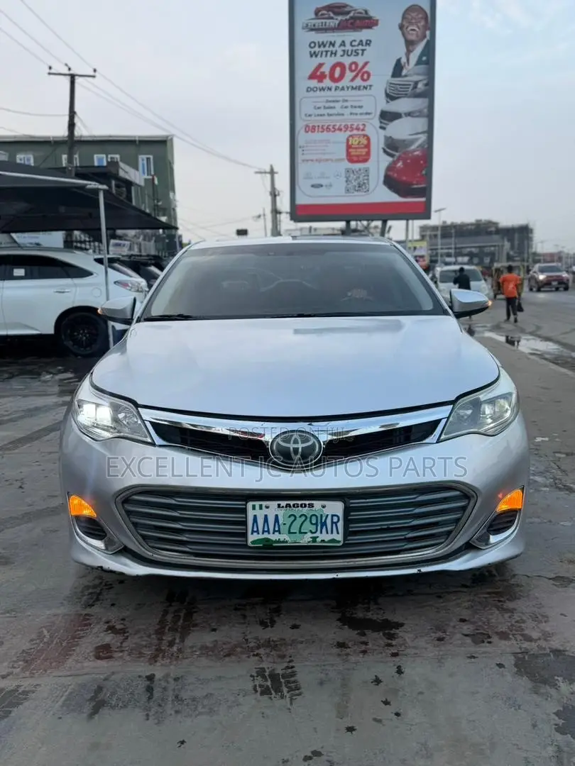 Toyota Avalon XLE 4dr Sedan (3.5L 6cyl 6A) 2014 Silver
