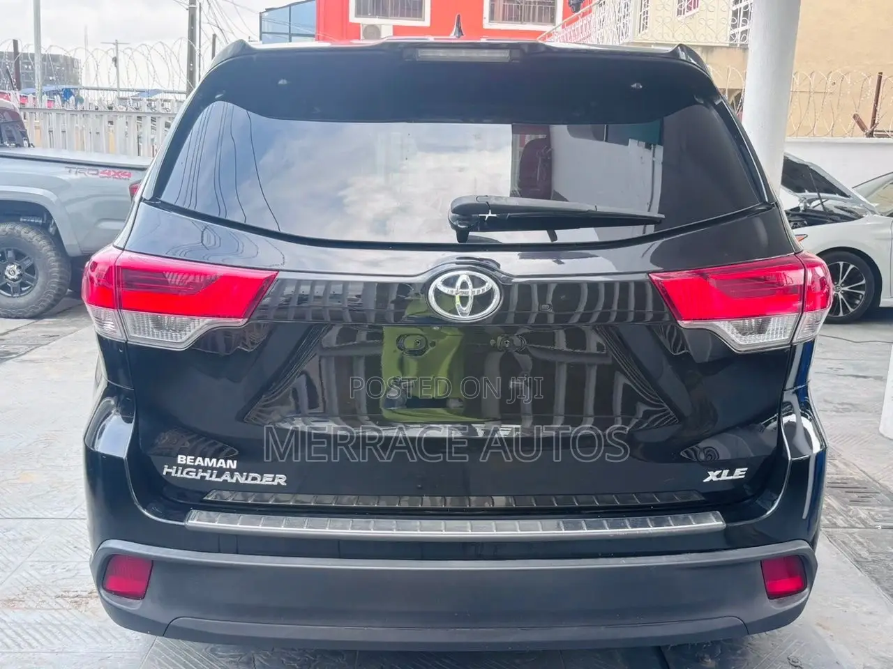 Toyota Highlander SE 4x4 V6 (3.5L 6cyl 8A) 2018 Black