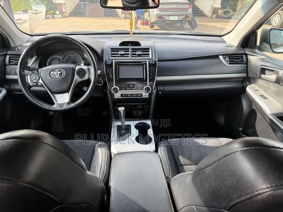Toyota Camry SE Sport 4dr Sedan (2.5L 4cyl 6A) 2014 White