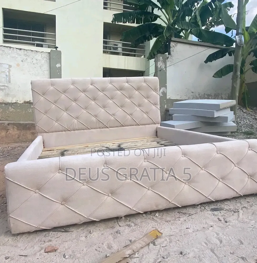 High Quality Bedframe for Bedroom