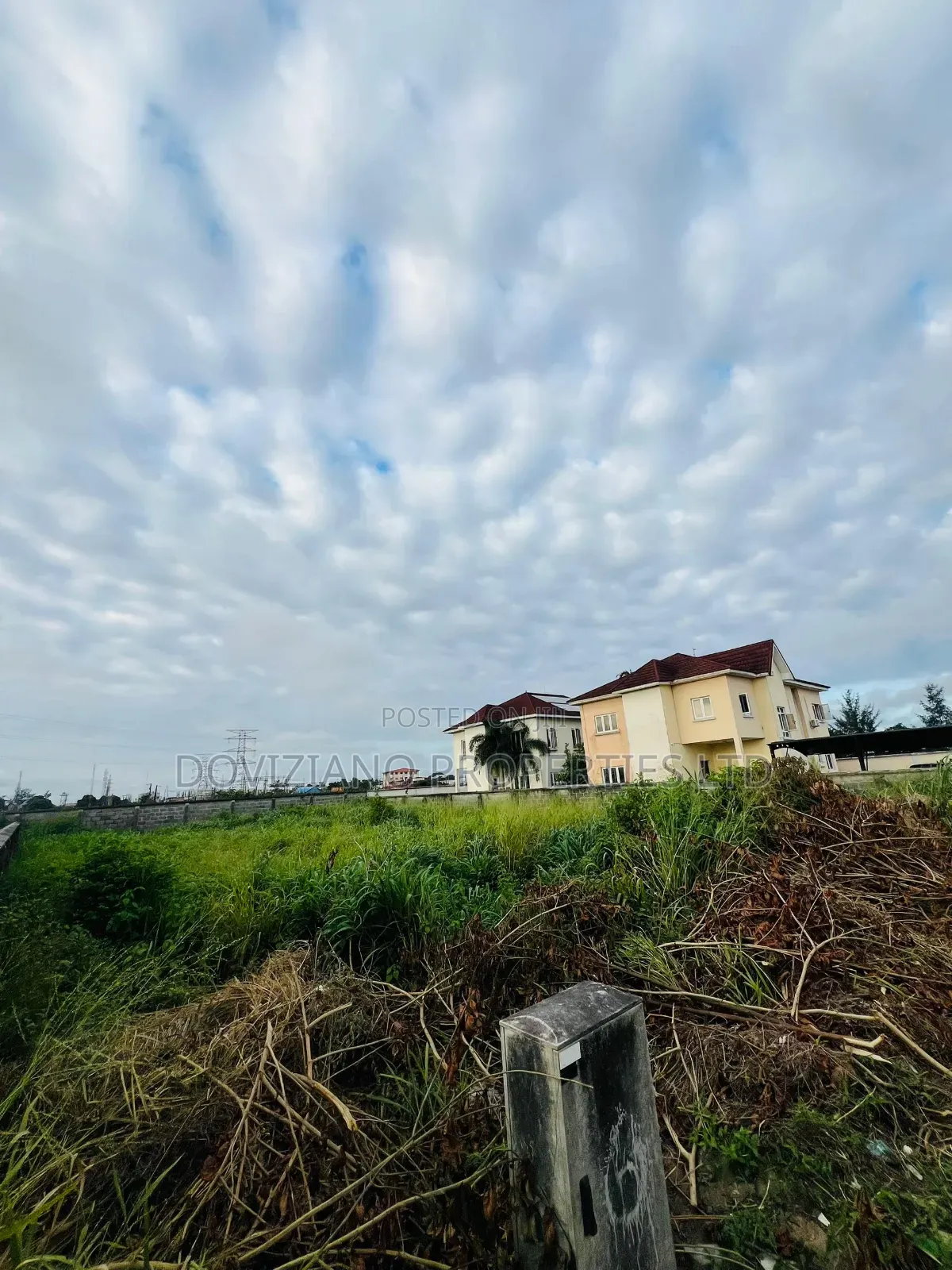 920 SQM of Land