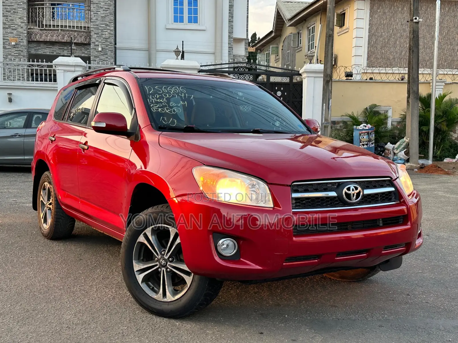 Toyota RAV4 4x4 2009 Red