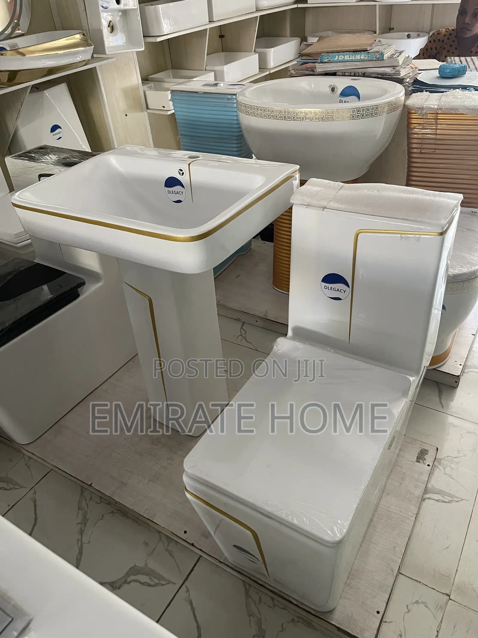 Special Master Toilet Seat With Basin