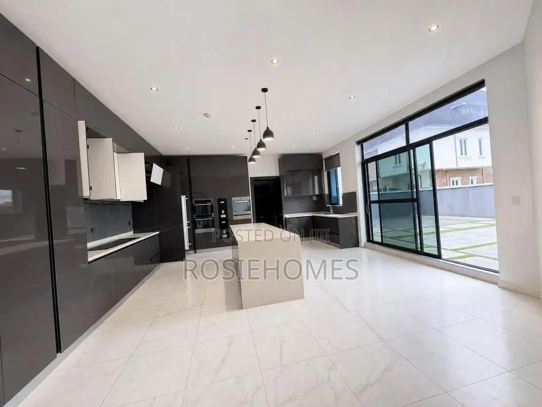 Furnished 5bdrm Duplex in Pinned Beach Estate, Osapa london for rent