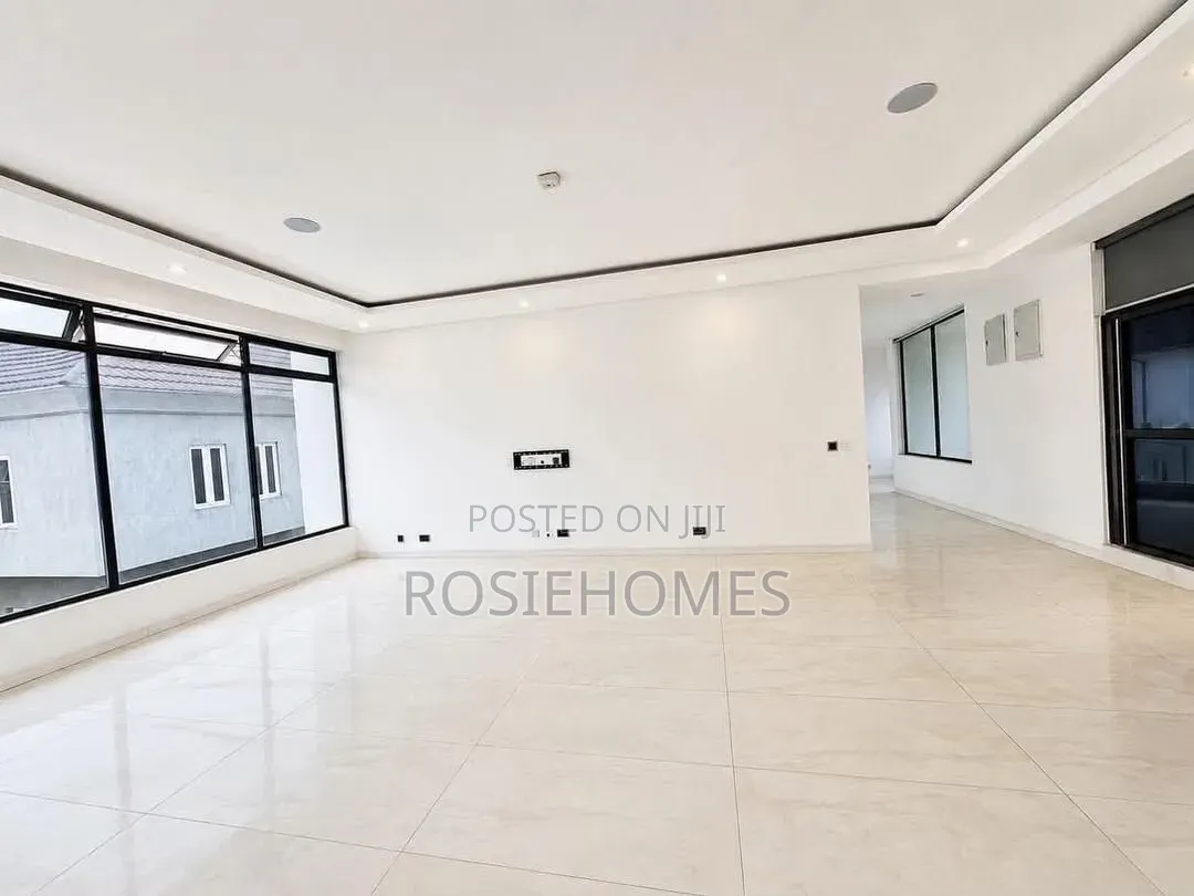 Furnished 5bdrm Duplex in Pinned Beach Estate, Osapa london for rent