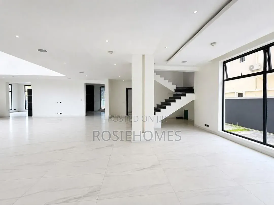 Furnished 5bdrm Duplex in Pinned Beach Estate, Osapa london for rent