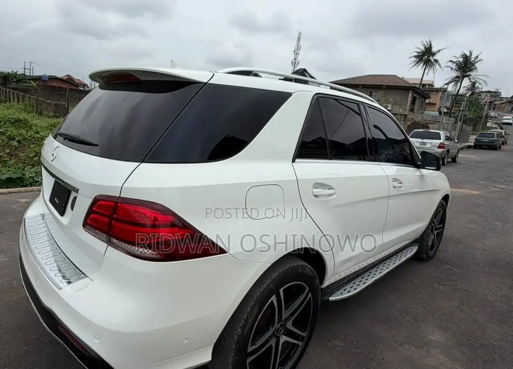 Mercedes-Benz GLE-Class GLE 350d 4MATIC 2017 White