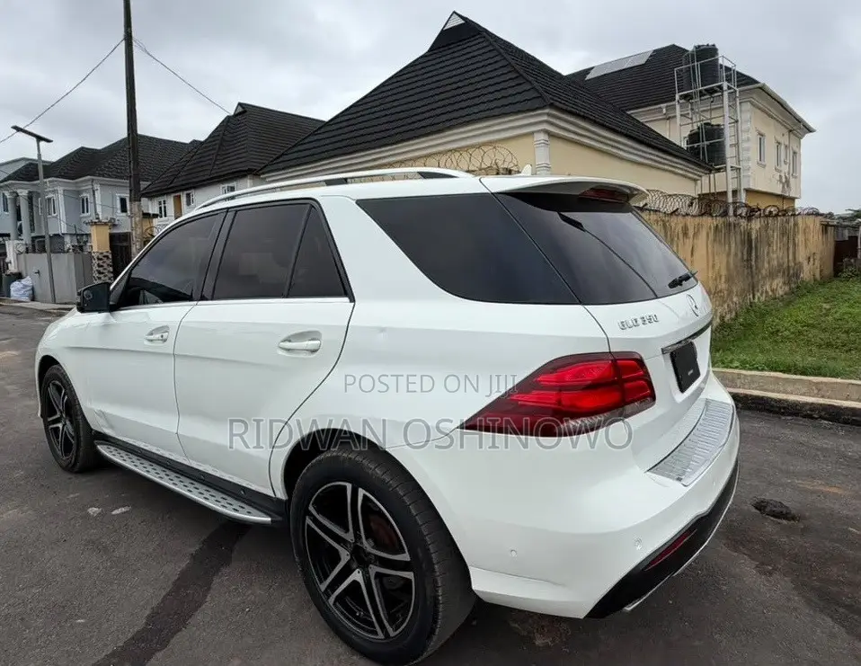 Mercedes-Benz GLE-Class GLE 350d 4MATIC 2017 White