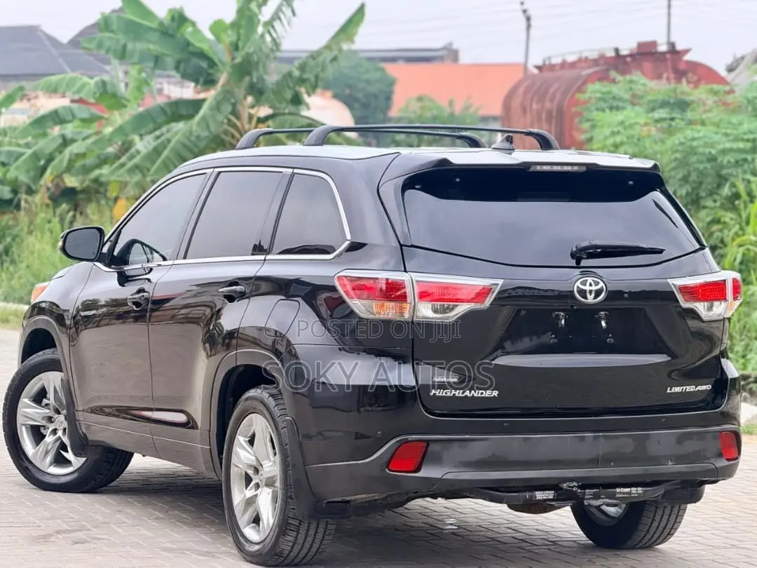 Toyota Highlander 2016 Black