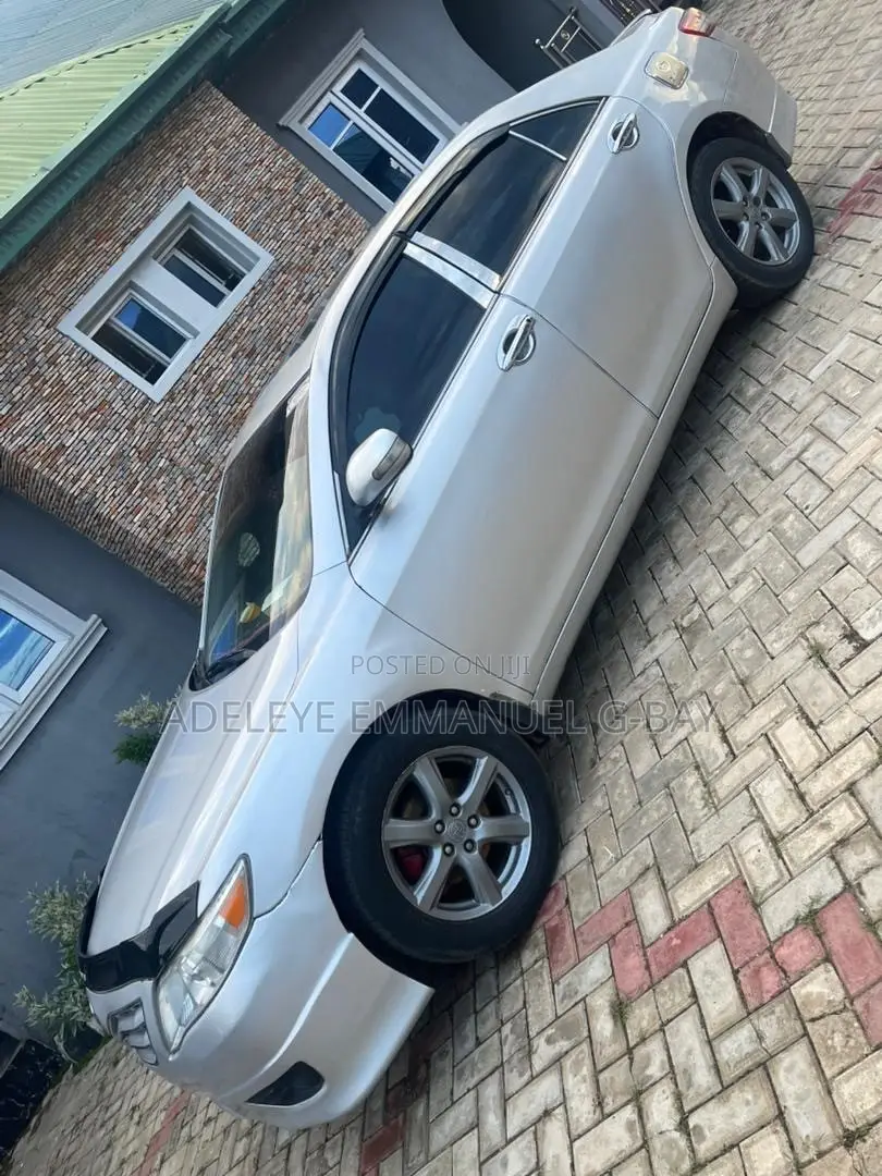 Toyota Camry 2010 Silver
