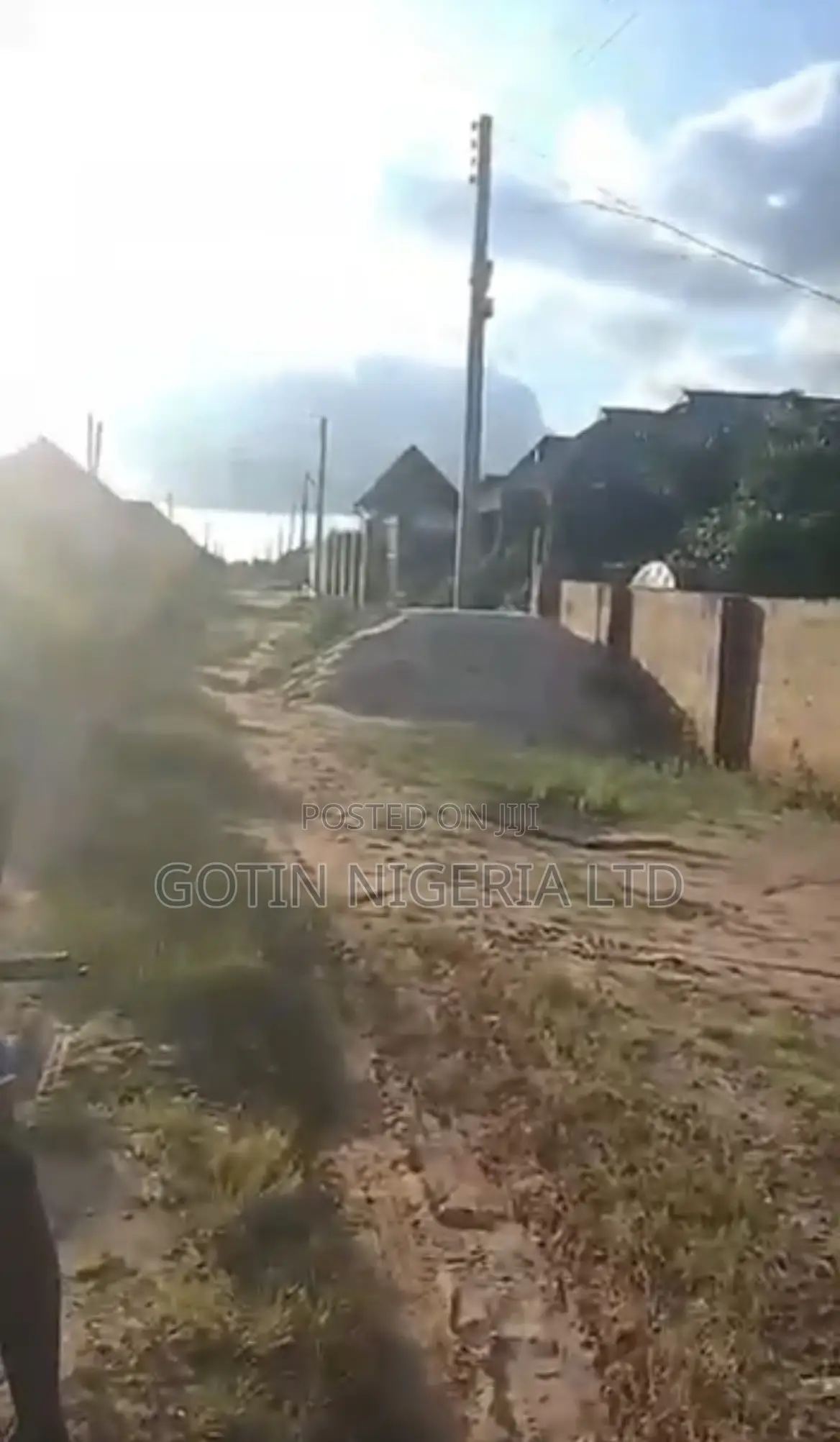 Urgent Sale: 50×100ft Land at Falanu Country Home, Ugbor GRA
