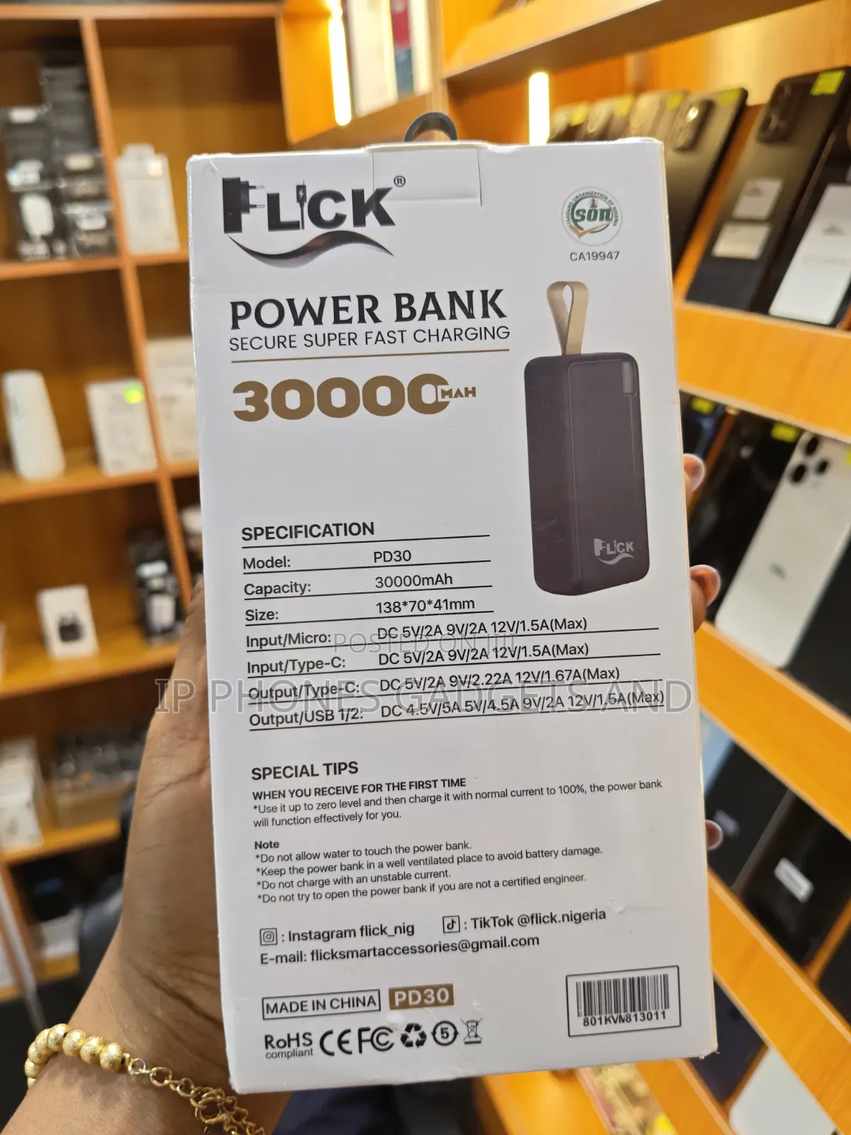 Flick 30000mAh 22.5W Super Fast Charging Power Bank - Black
