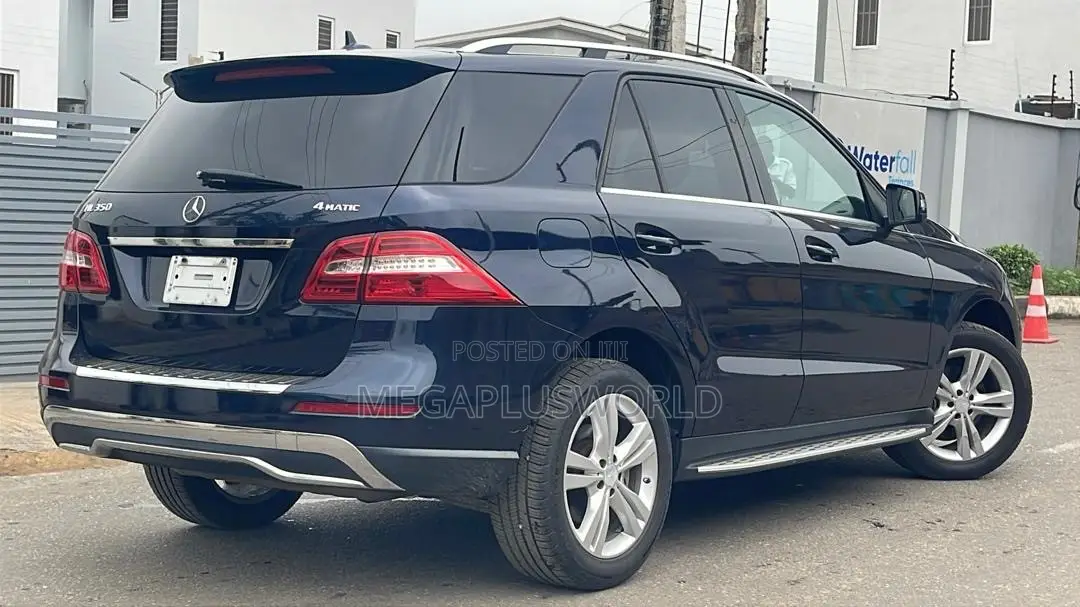 Mercedes-Benz M Class ML350 4MATIC 4dr SUV AWD (3.5L 6cyl 7A) 2014 Blue