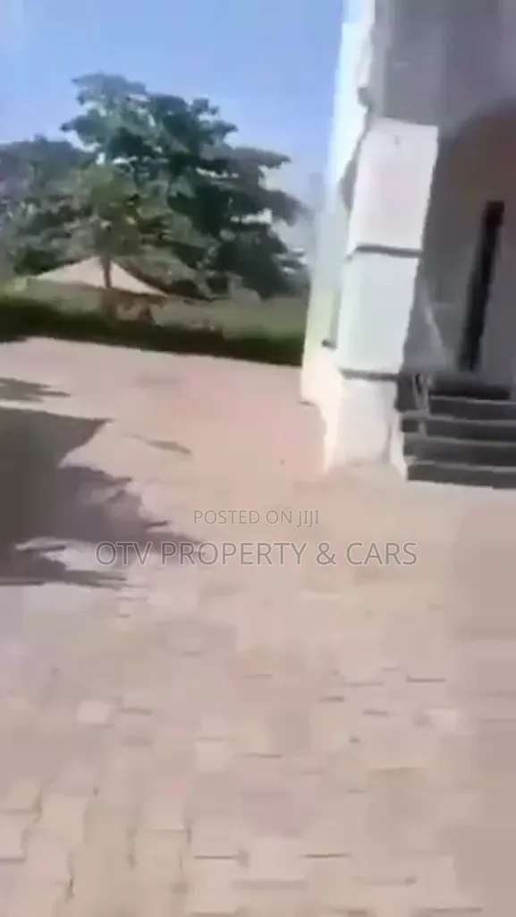 5bdrm Mansion in Maitama for sale