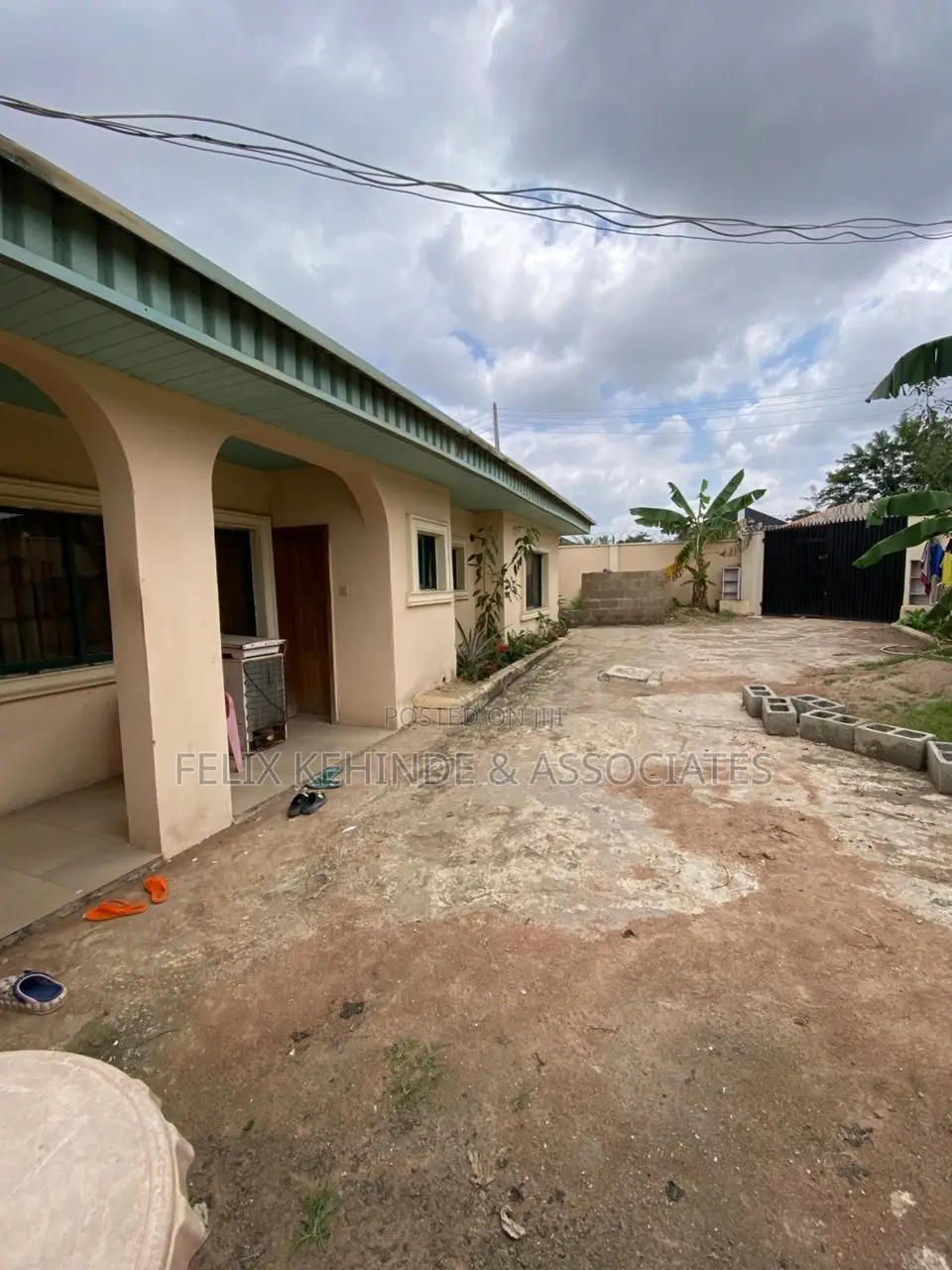 3bdrm Bungalow in Akobo for sale