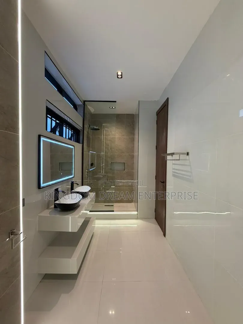 5bdrm Duplex in Vgc Lekki Lagos for sale