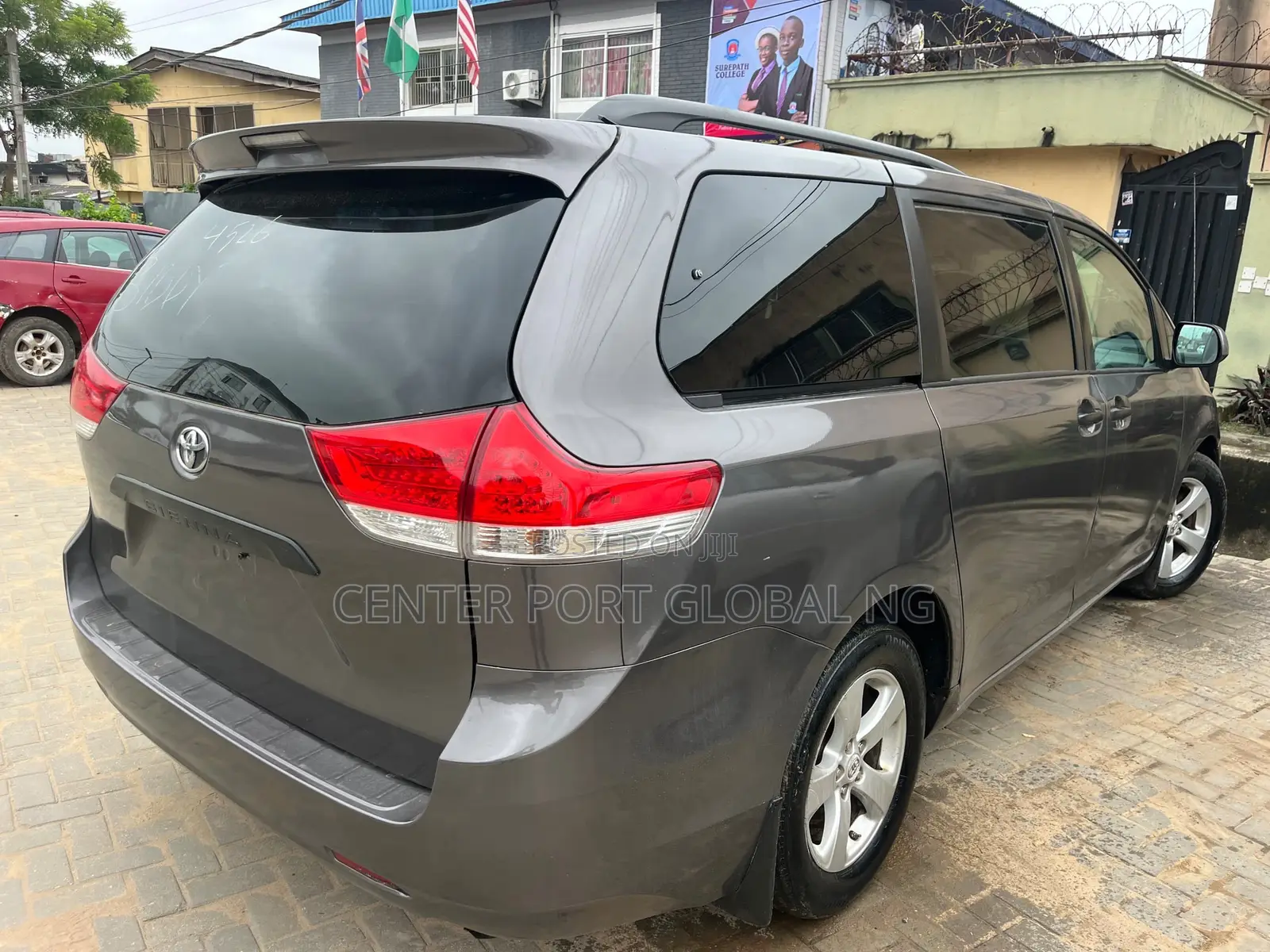 Toyota Sienna LE 8 Passenger 2011 Gray
