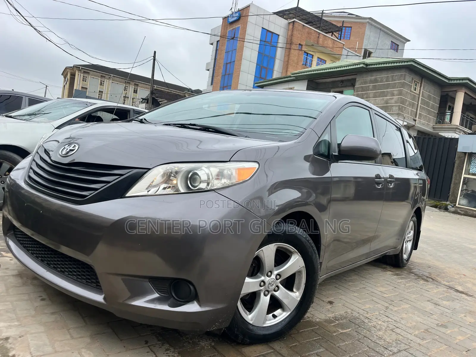 Toyota Sienna LE 8 Passenger 2011 Gray