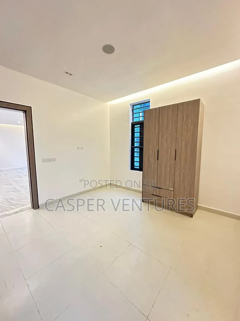 2bdrm Apartment in Osapa London for sale