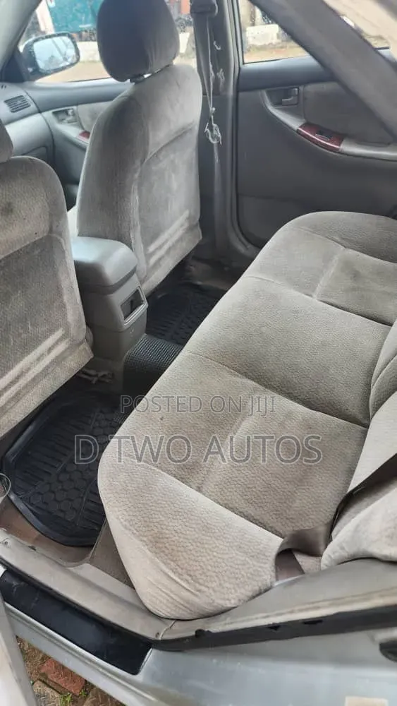 Toyota Corolla 2004 Silver
