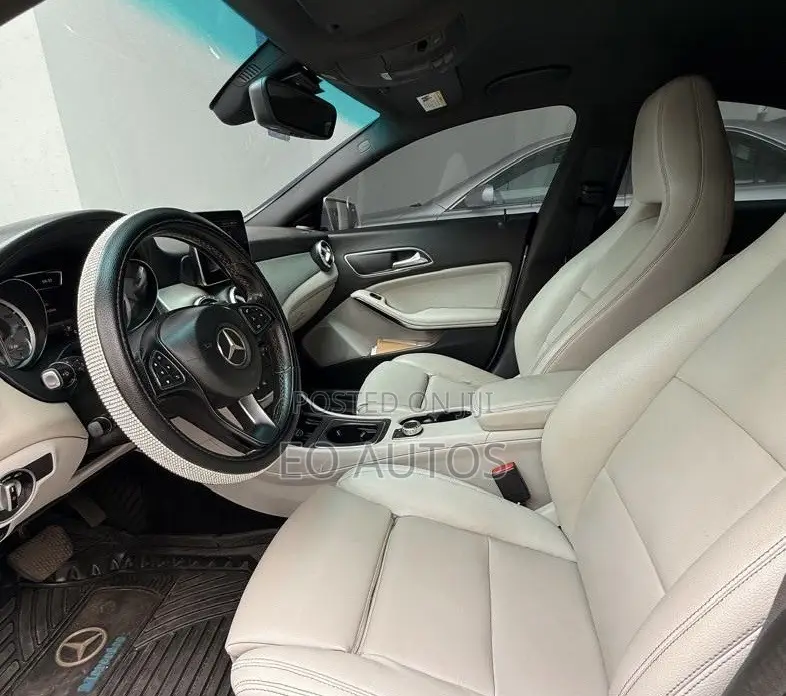 Mercedes-Benz CLA-Class 2015 Silver
