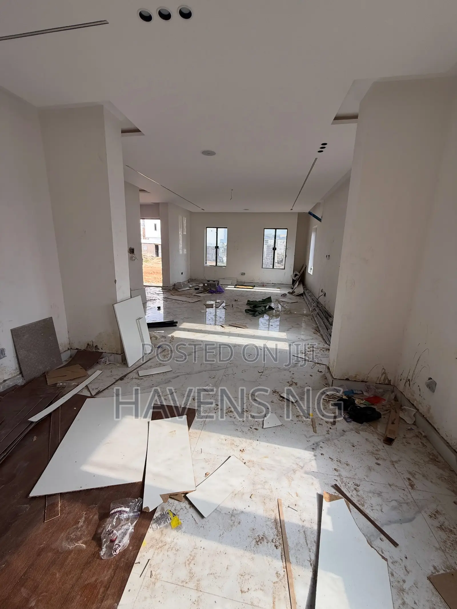4bdrm Duplex in Kado for sale