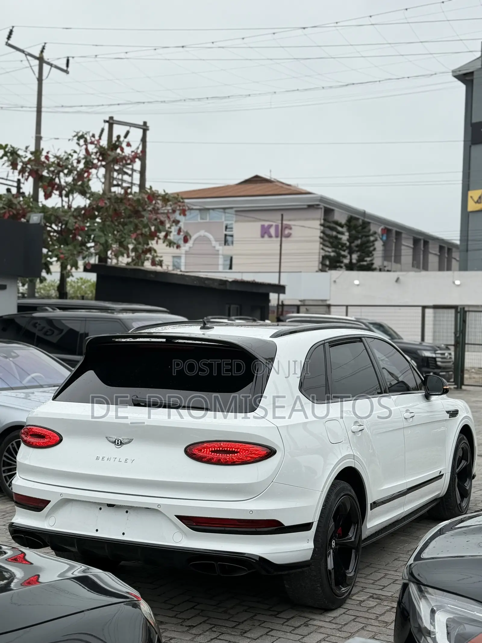 Bentley Bentayga 2025 White