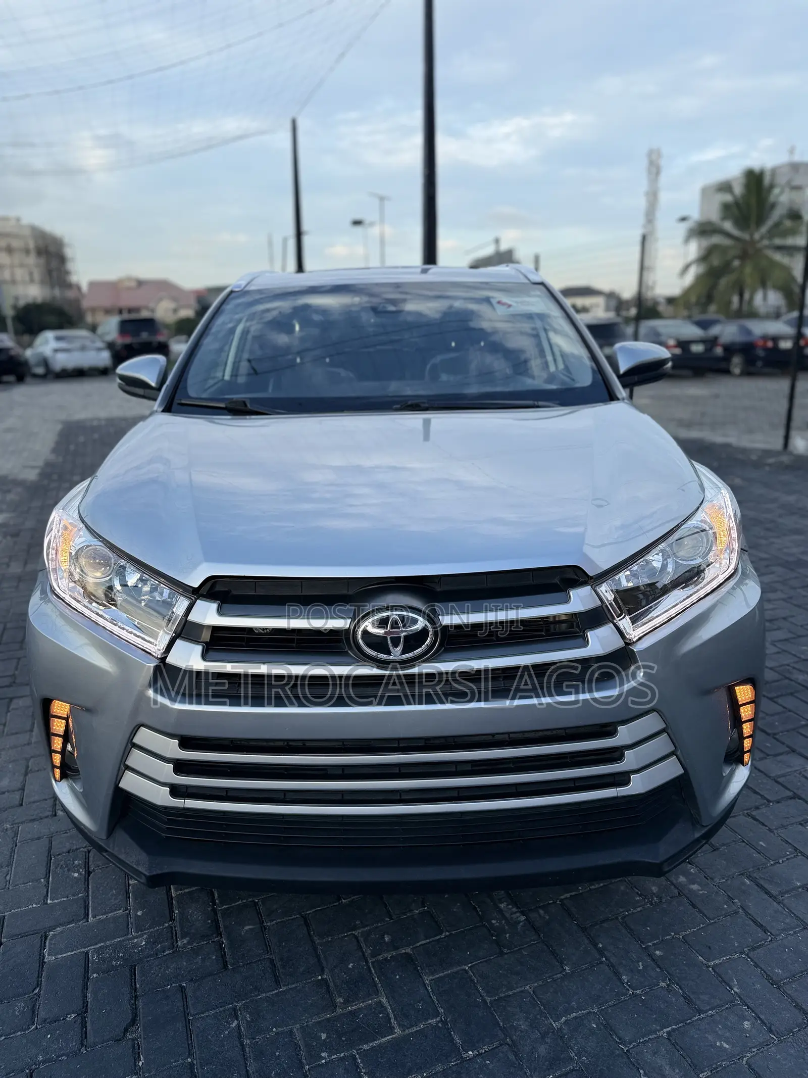 Toyota Highlander XLE 2019 Silver