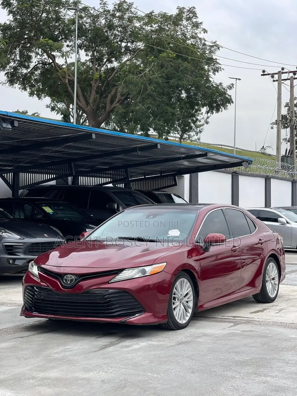 Toyota Camry XLE (2.5L 4cyl 8A) 2019 Maroon