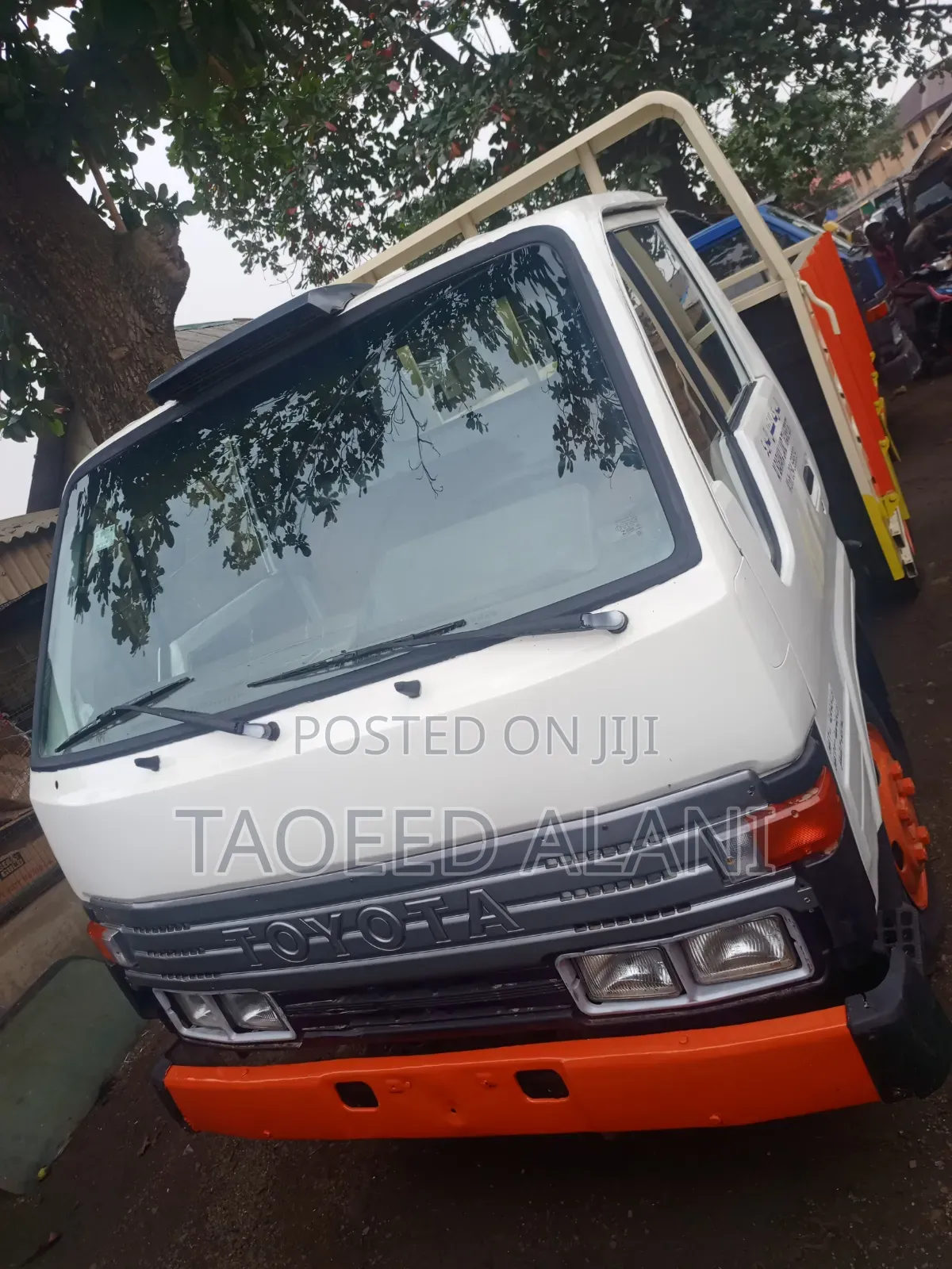 Toyota Dyna 200 With 2RZ Engine