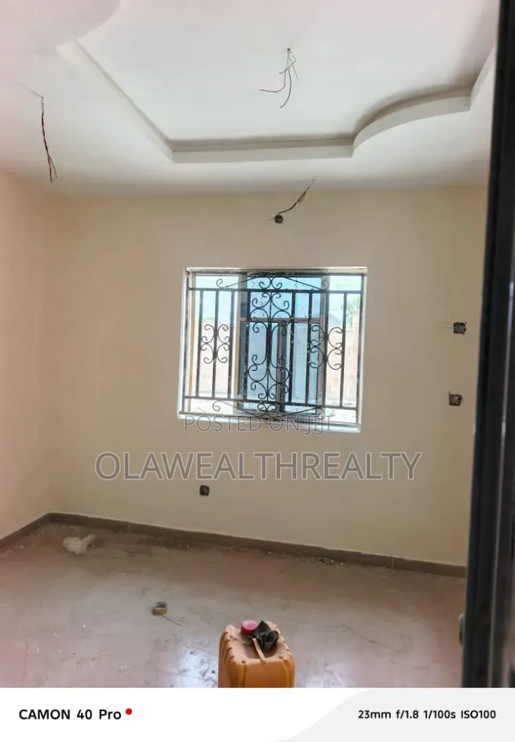 2bdrm Block of Flats in Okebadan Estate, Akobo for rent