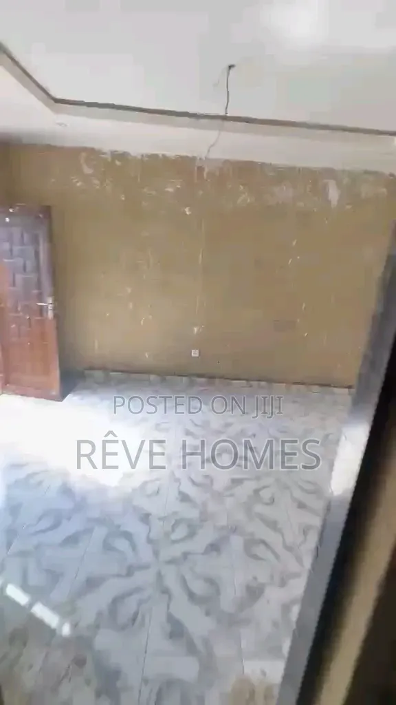 Mini Flat in Soluyi for rent