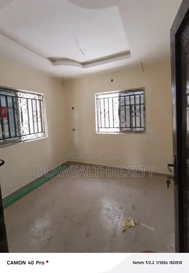 2bdrm Block of Flats in Okebadan Estate, Akobo for rent