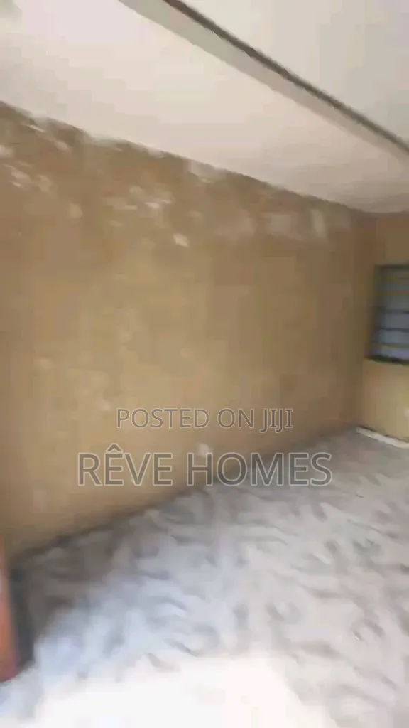 Mini Flat in Soluyi for rent