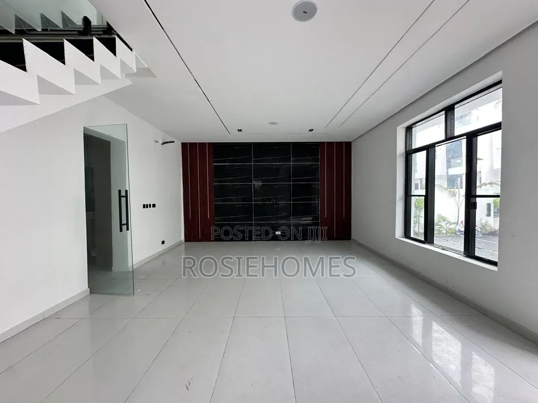 5bdrm Duplex in Royal Pine, Lekki Phase 1 for rent
