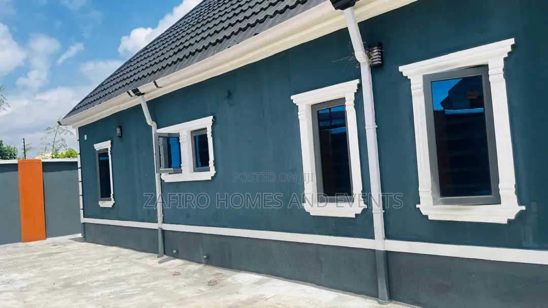 3bdrm Bungalow in Olakunle After Kuola for sale