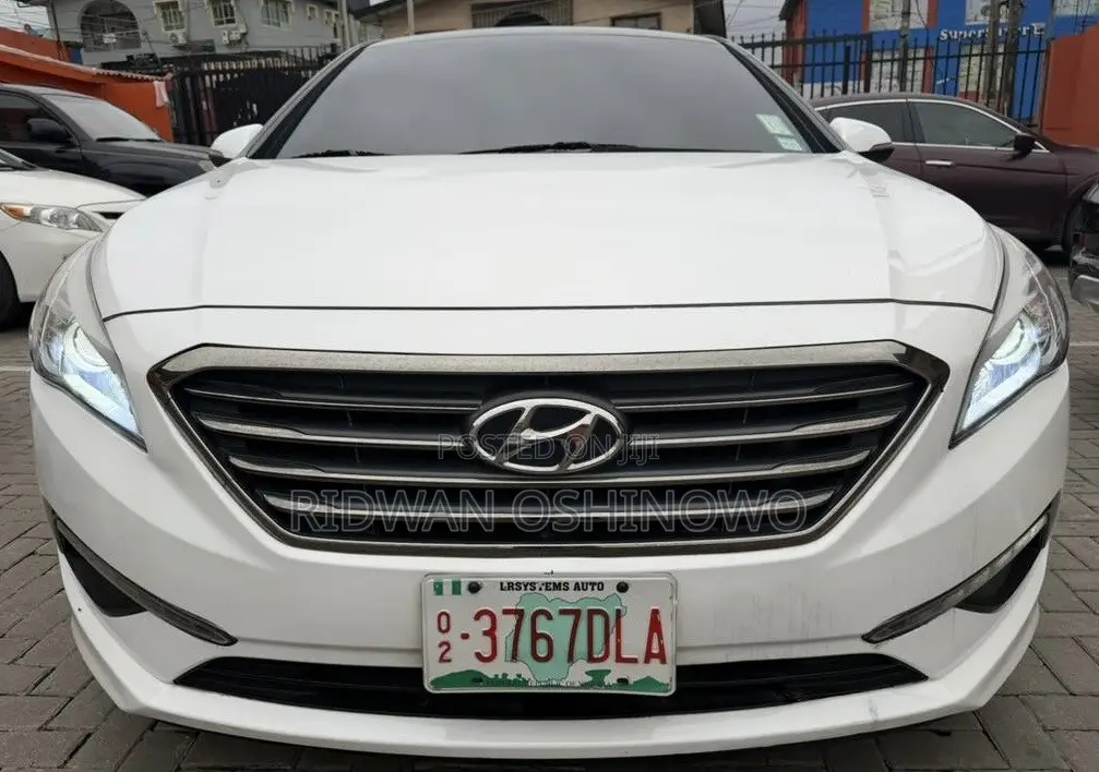Hyundai Sonata Limited 4dr Sedan (2.4L 4cyl 6A) 2015 White