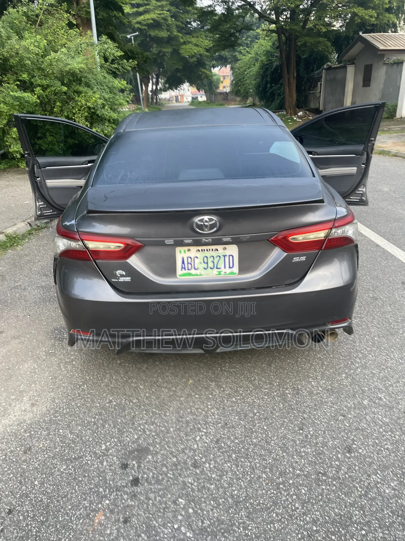 Toyota Camry SE FWD (2.5L 4cyl 8AM) 2018 Gray