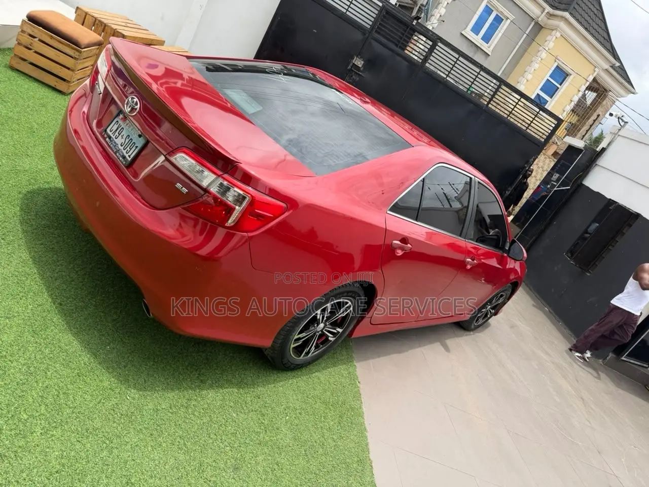 Toyota Camry SE V6 4dr Sedan (3.5L 6cyl 6A) 2013 Red